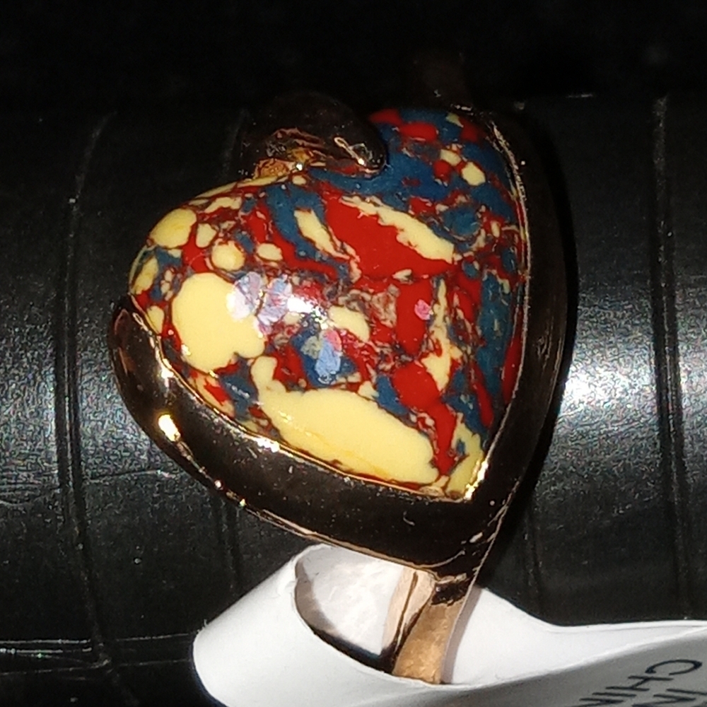Beautiful Offset Heart Natural Stone And Gold Tone ring for women Size 9.5